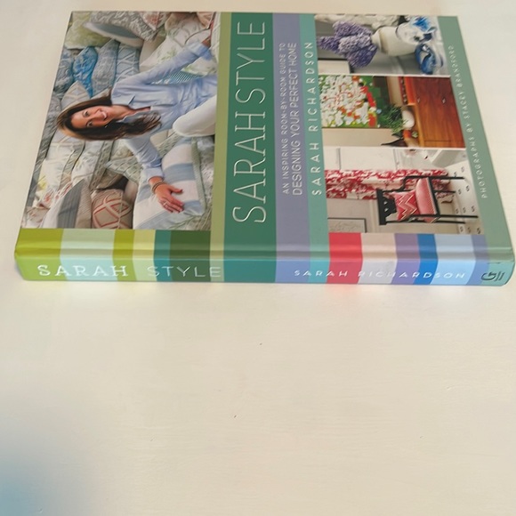 Sarah Style Book - Picture 5 of 8